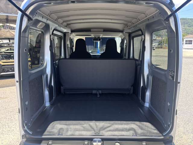 Daihatsu Hijet Cargo 9