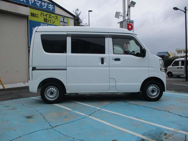 Nissan NV100 Clipper 11