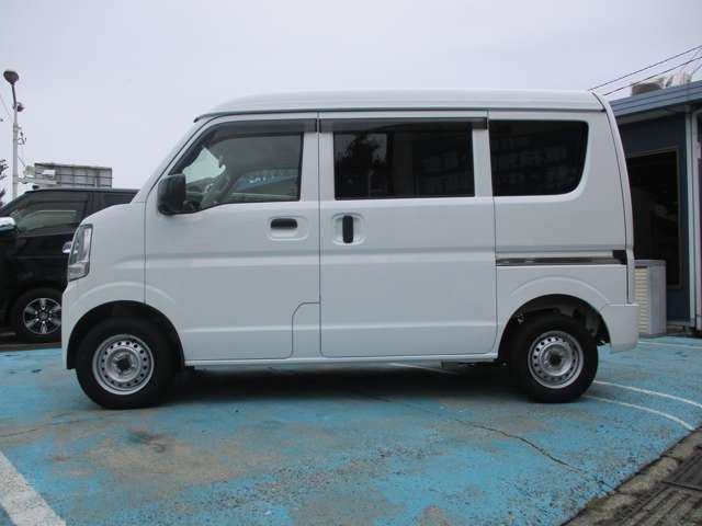 Nissan NV100 Clipper 4