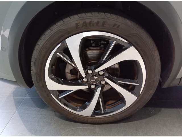 DS Automobiles DS7 10