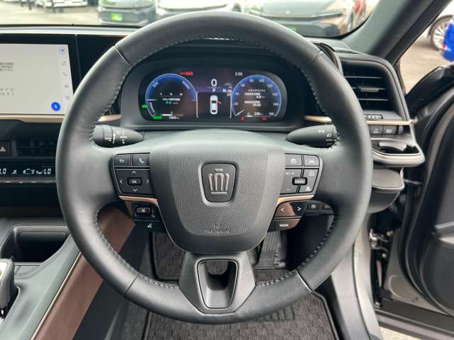 Toyota Crown Crossover 11