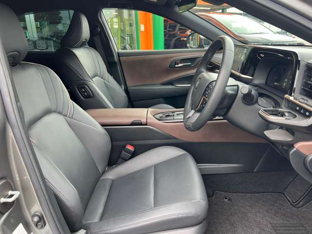 Toyota Crown Crossover 9
