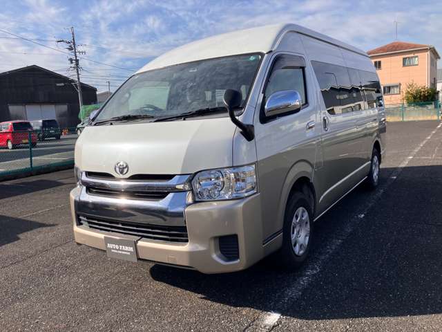 Toyota Hiace 2