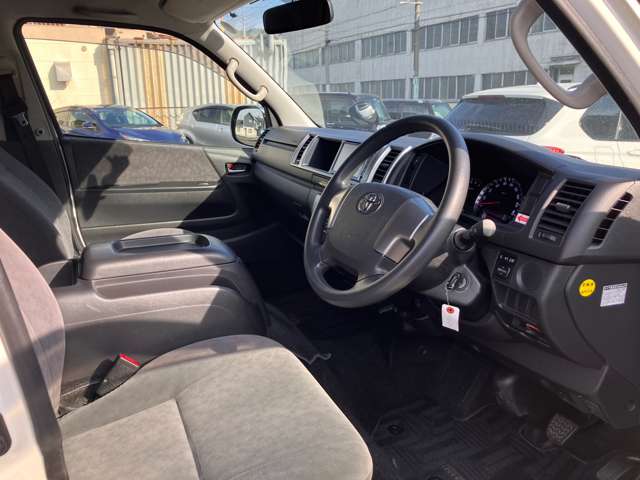 Toyota Hiace 5