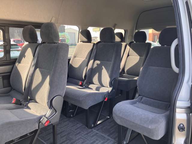 Toyota Hiace 8