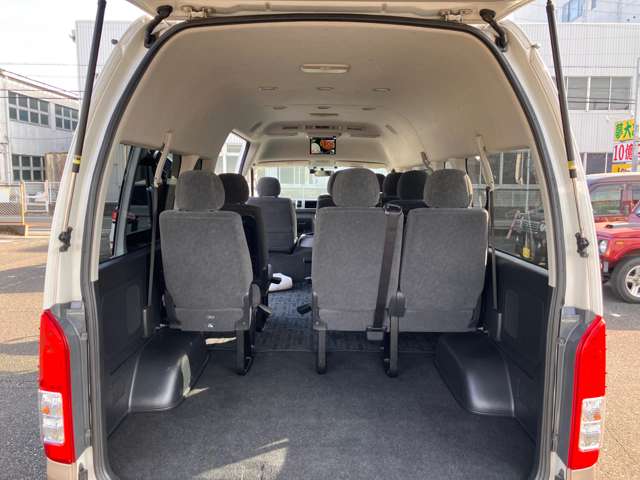 Toyota Hiace 9