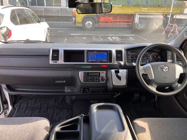 Toyota Hiace 10