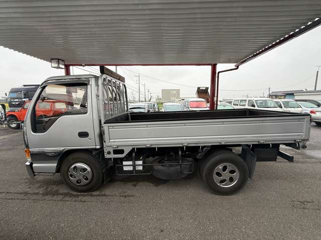 Isuzu Elf 6