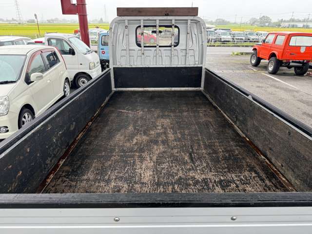 Isuzu Elf 8