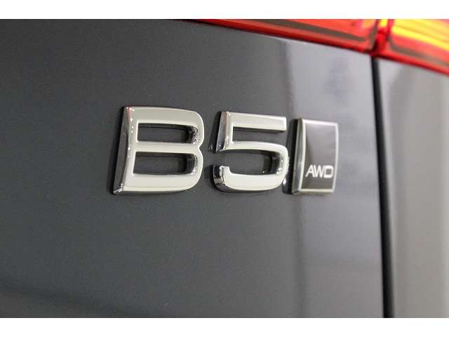 Volvo XC60 8