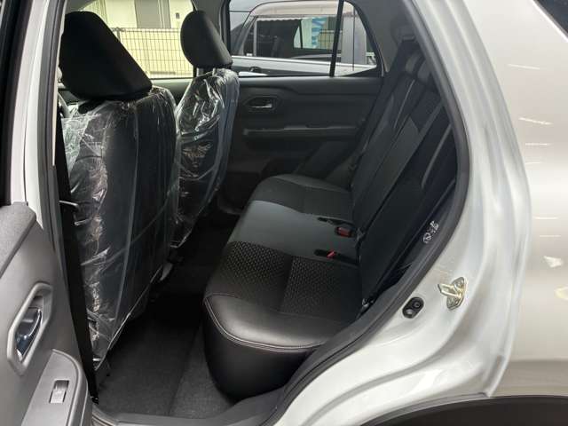 Daihatsu Rocky 11