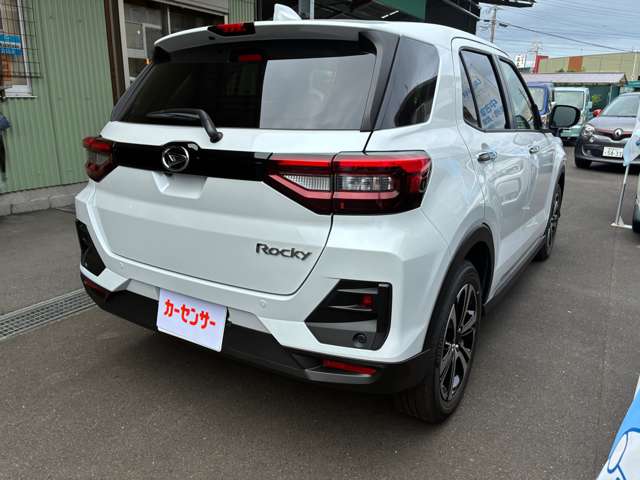 Daihatsu Rocky 5