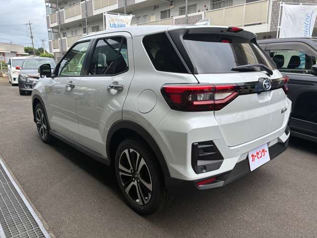 Daihatsu Rocky 7