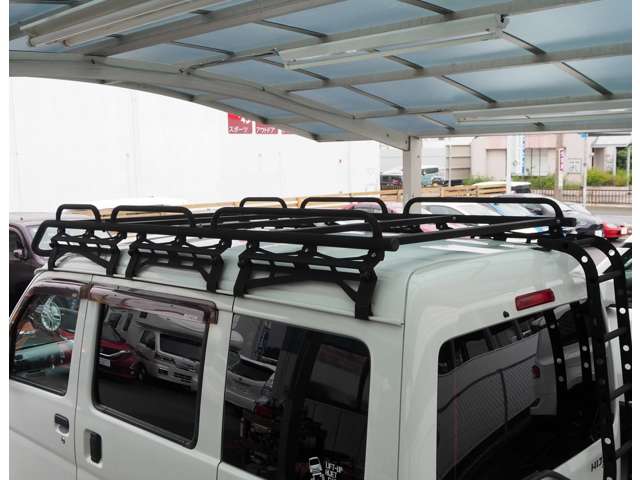 Daihatsu Hijet Cargo 12