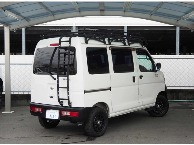 Daihatsu Hijet Cargo 2
