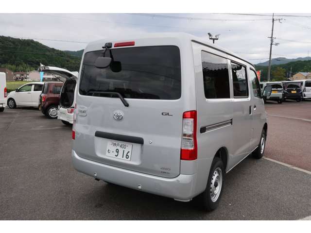 Toyota Town Ace Van 12