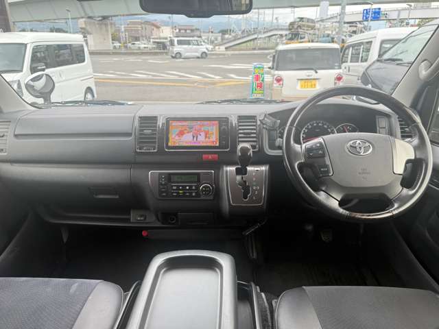 Toyota Hiace Van 3
