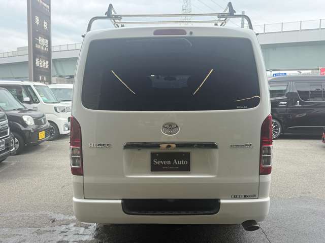 Toyota Hiace Van 7