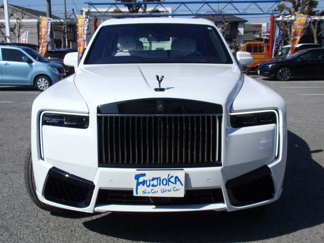 Rolls-Royce ブラックバッジカリナン 9