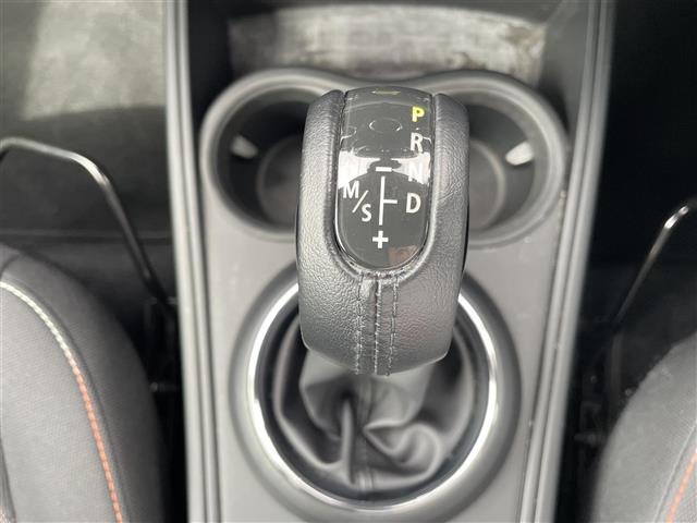 MINI Crossover 8