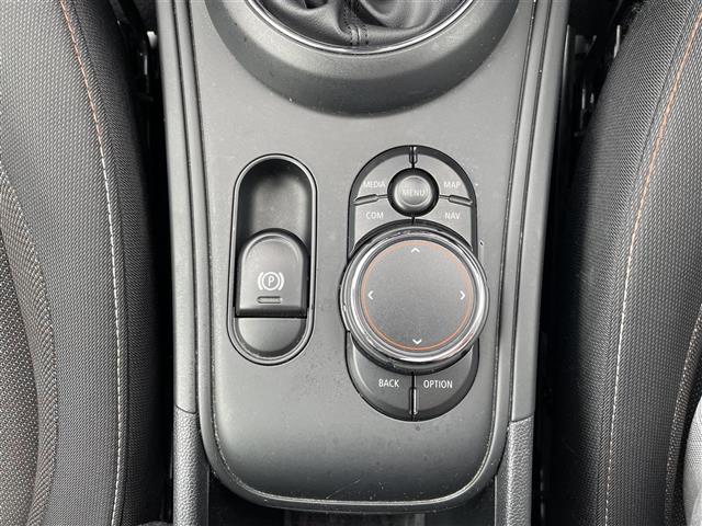 MINI Crossover 9