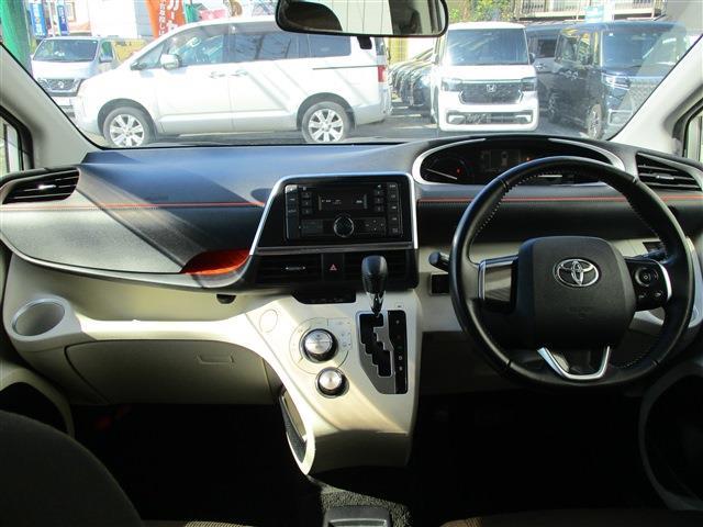 Toyota Sienta 11