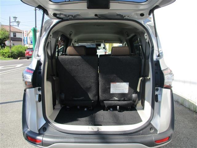 Toyota Sienta 12