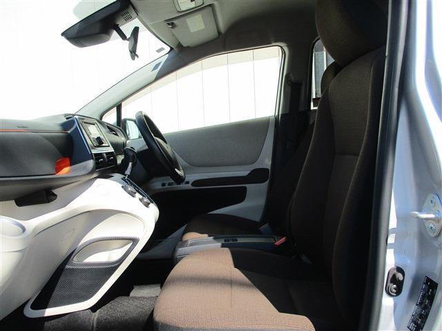 Toyota Sienta 8