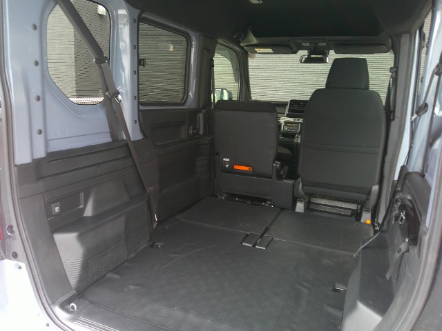 Honda N-VAN 9