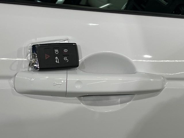 Land Rover Discovery Sport 10