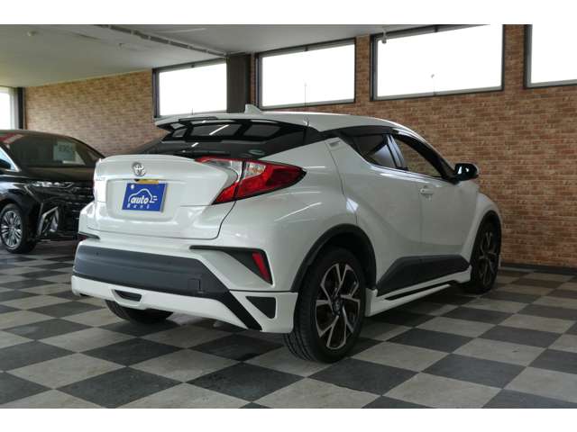 Toyota C-HR 4