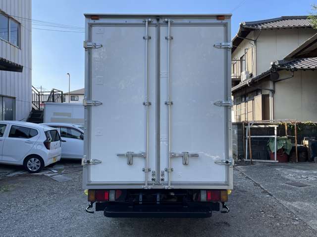 Isuzu Elf 4