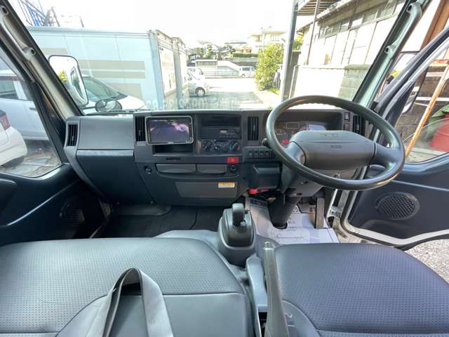 Isuzu Elf 9