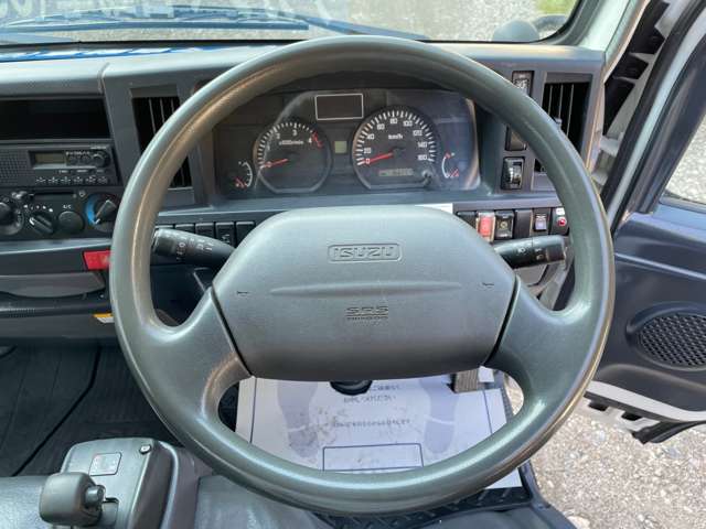 Isuzu Elf 10