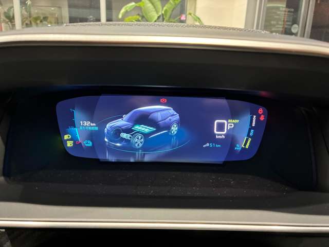 Peugeot SUV e-2008 10
