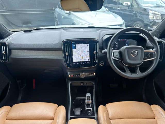 Volvo XC40 6