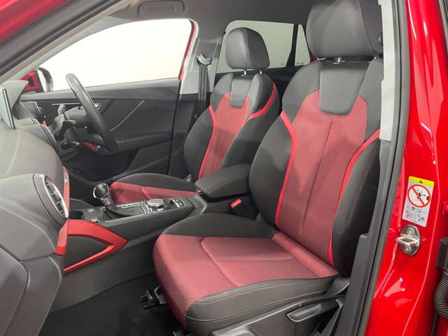Audi Q2 11