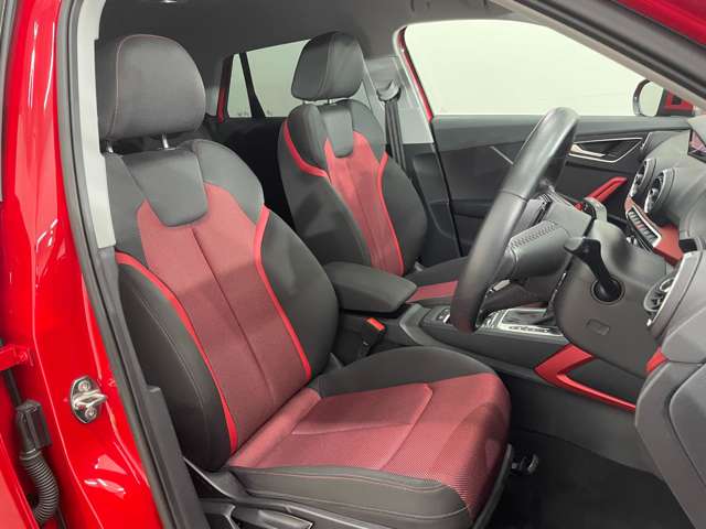 Audi Q2 10