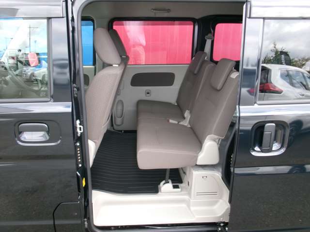 Nissan NV100 Clipper 11