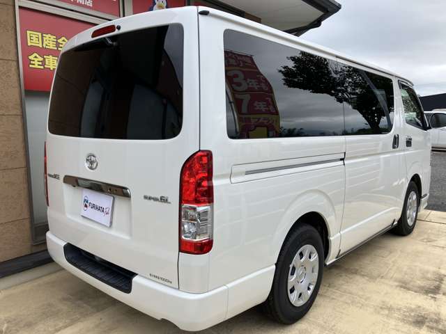 Toyota Hiace Van 5