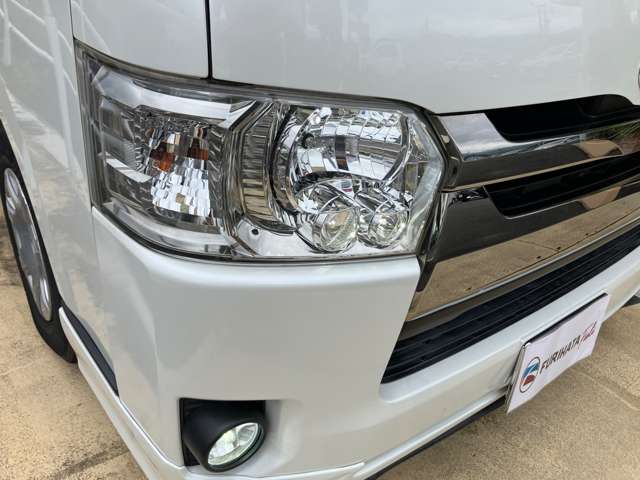 Toyota Hiace Van 8