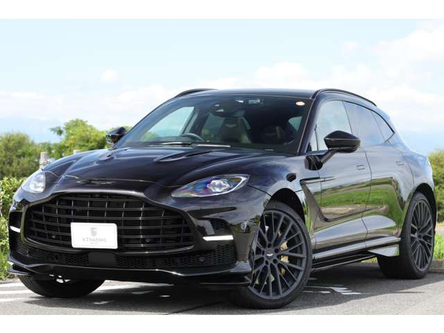 Aston Martin DBX 5