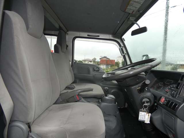 Isuzu Elf 12