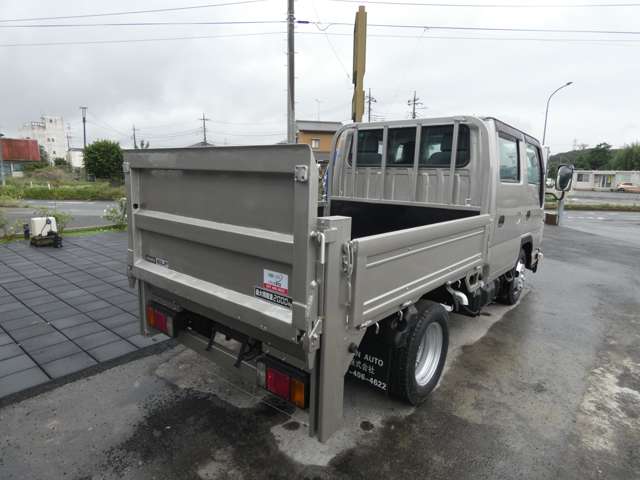 Isuzu Elf 6