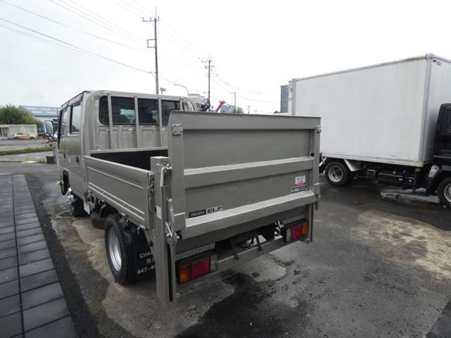Isuzu Elf 8