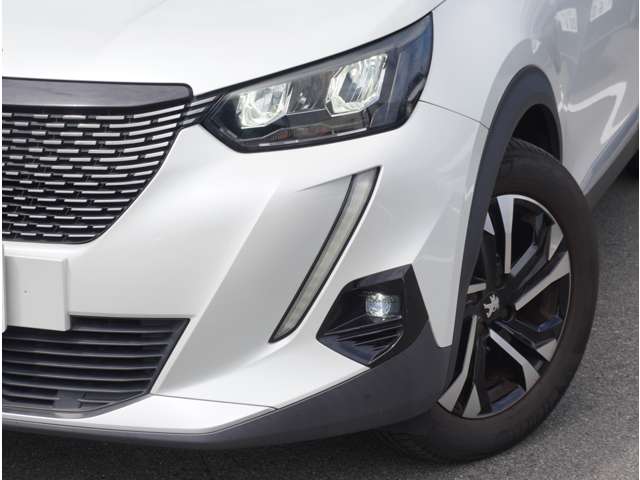 Peugeot SUV 2008 8