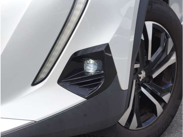 Peugeot SUV 2008 10