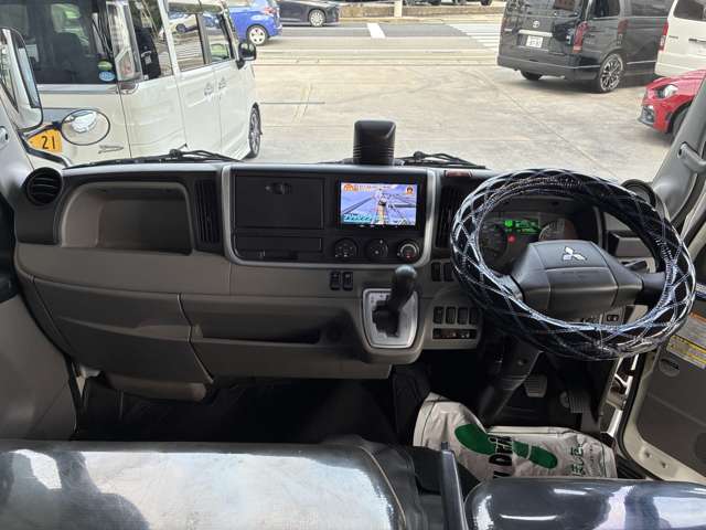 Mitsubishi Fuso Canter 9