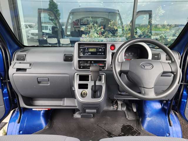 Daihatsu Hijet Deck Van 6