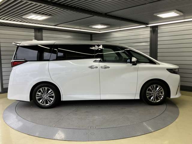 Toyota Alphard 12